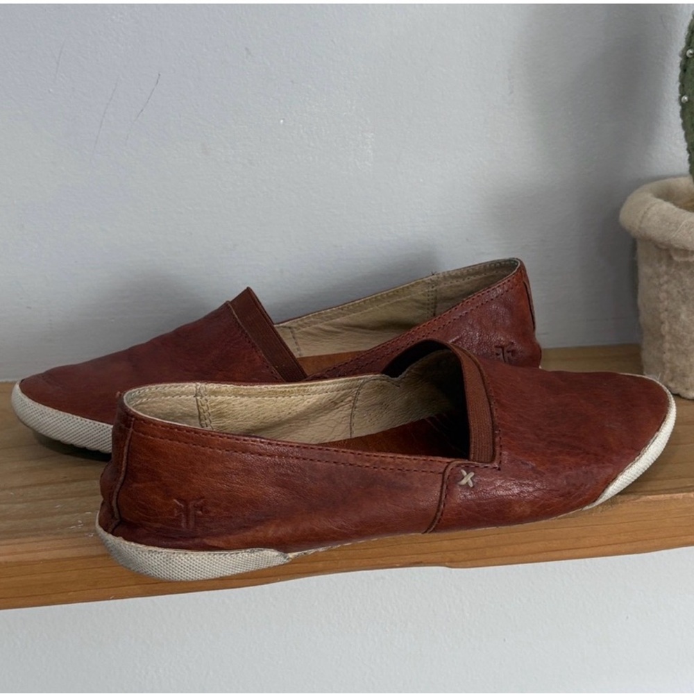Frye Melanie Cognac Brown Scrunched Leather Slip-On Flats 9 - Picture 5 of 15